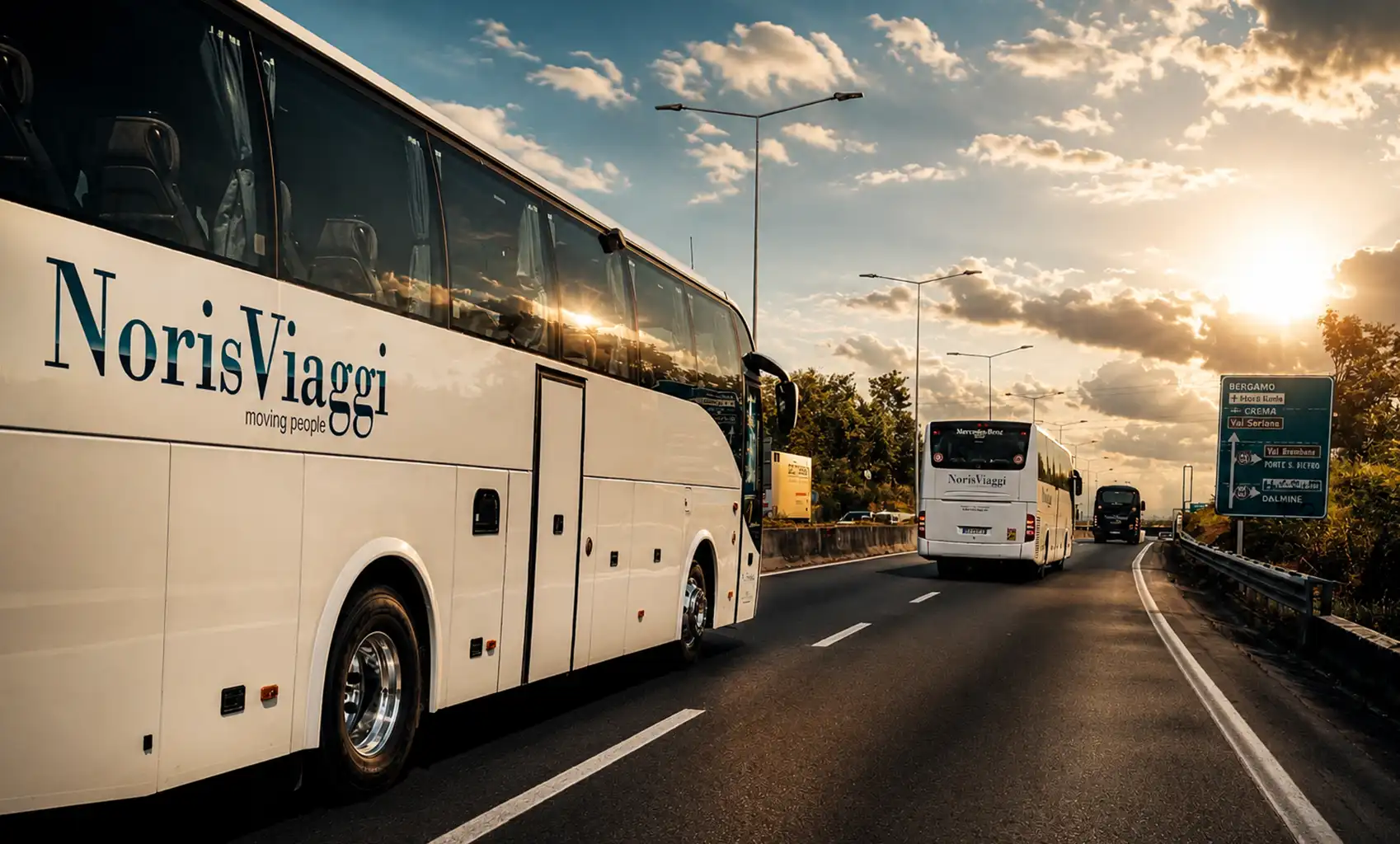 Bus in autostrada di Noris Viaggi