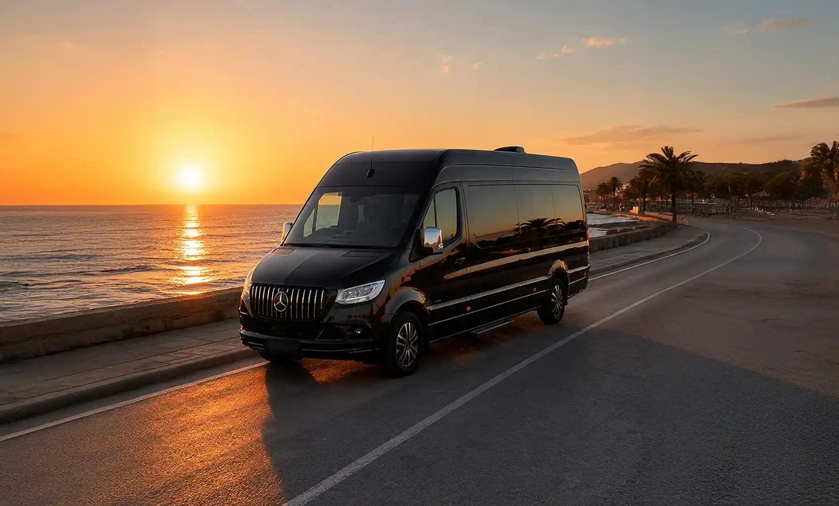 Van Mercedes Sprinter della flotta Noris Viaggi con famiglia di clienti a bordo